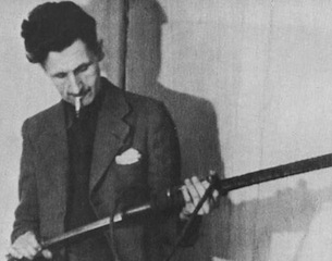 George-Orwell-with-gun